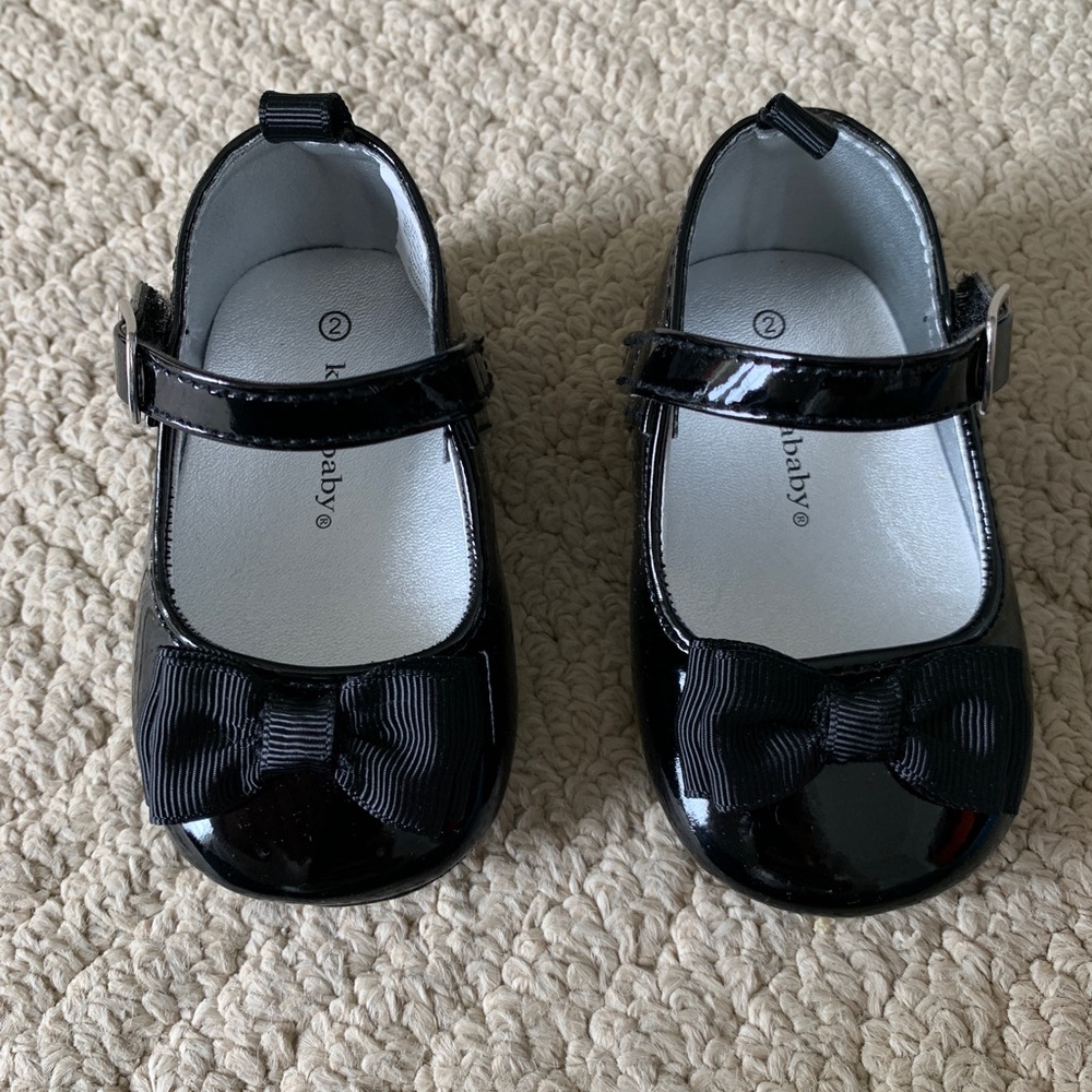 Baby Girl Dress Shoes (Size 2)